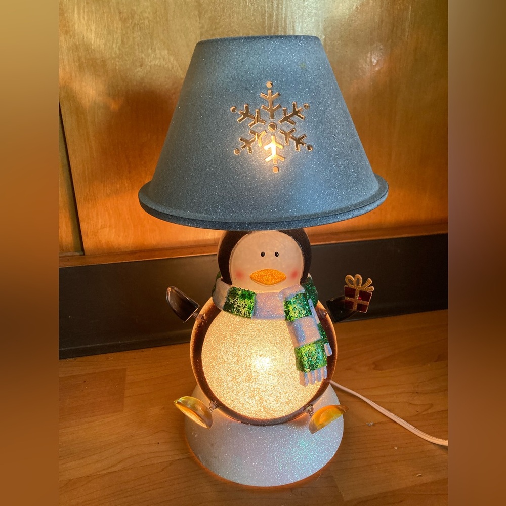 Penguin Christmas Lamp